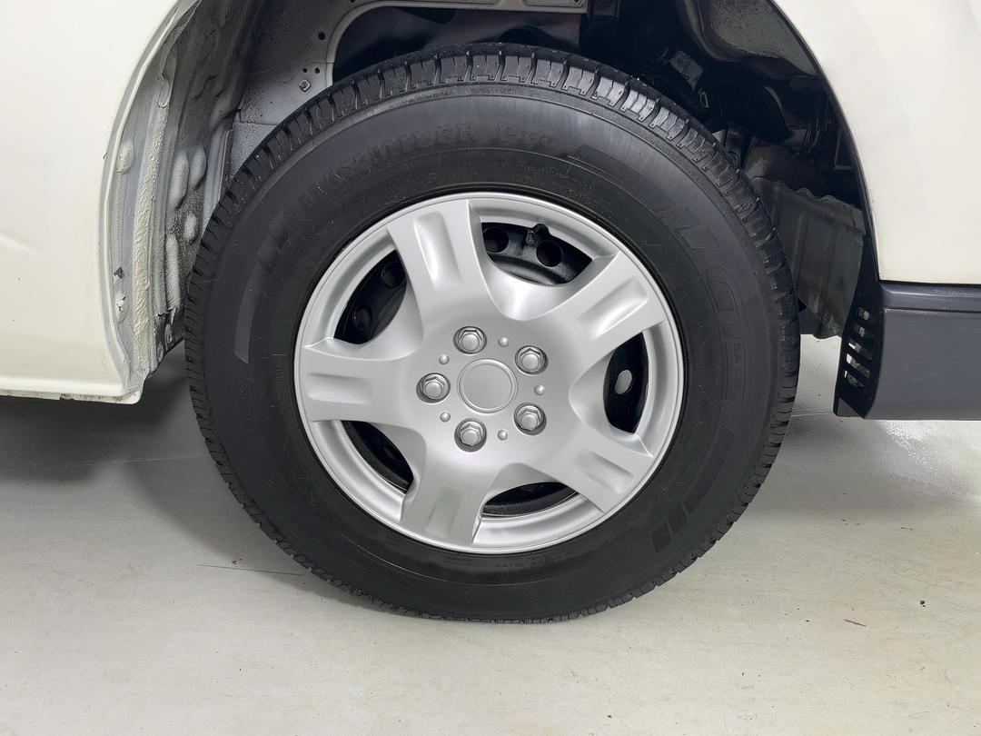 Photo '9' of Toyota Hiace
