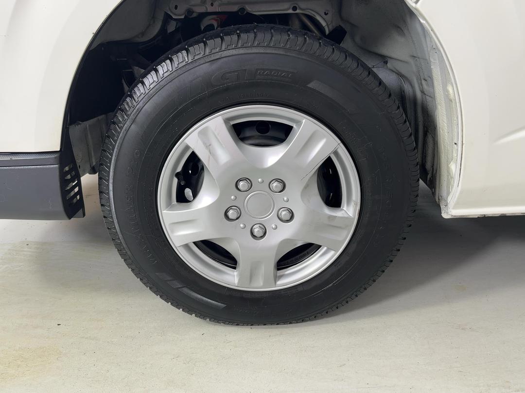 Photo '10' of Toyota Hiace
