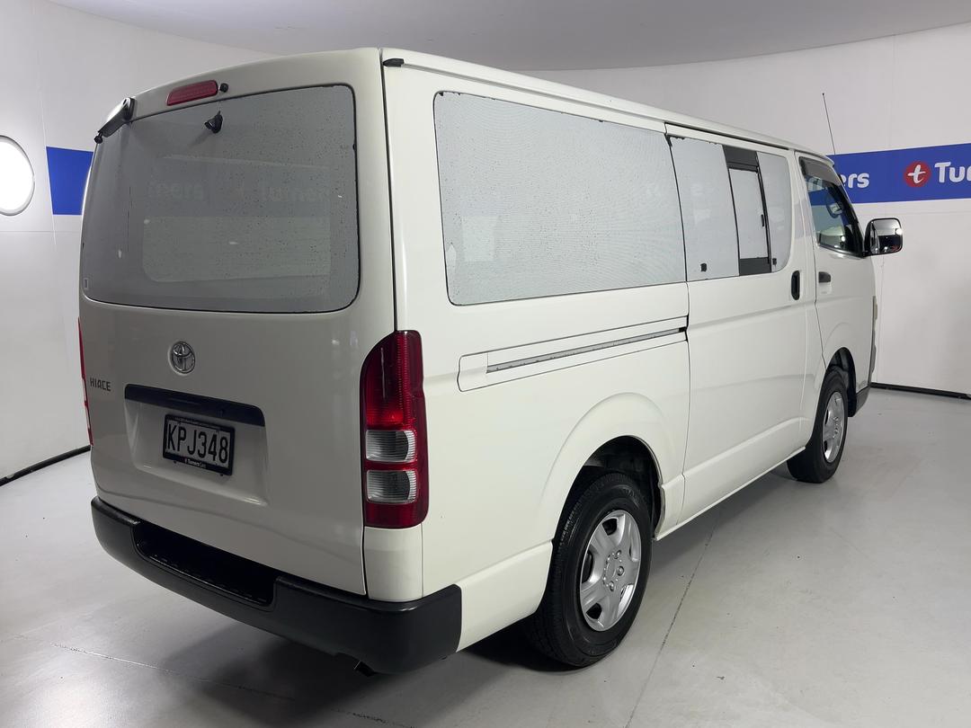 Photo '7' of Toyota Hiace