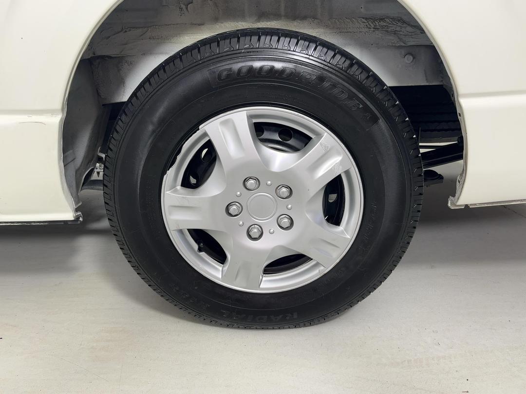 Photo '11' of Toyota Hiace