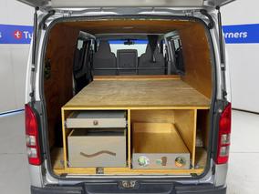 Photo '14' of Toyota Hiace