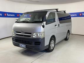 Photo '4' of Toyota Hiace