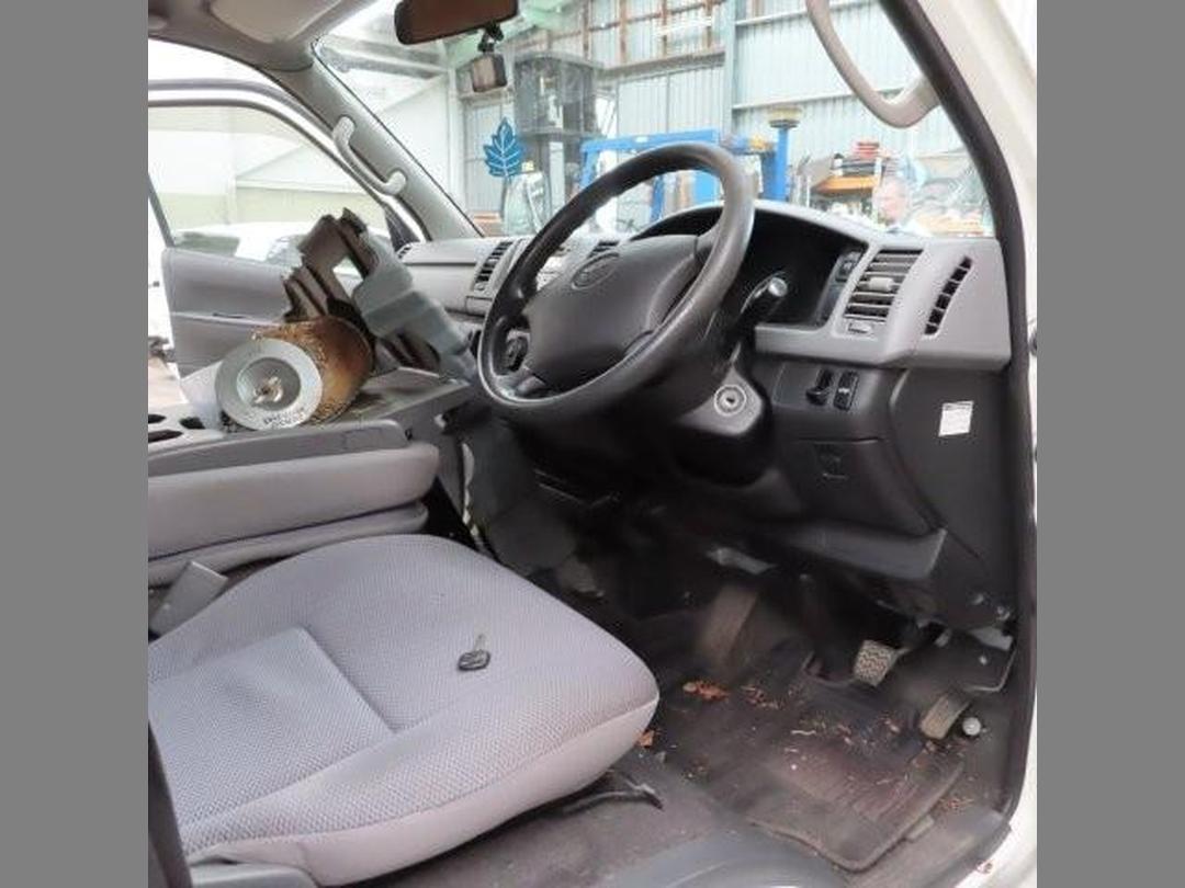 Photo '18' of Toyota Hiace
