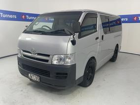 Photo '4' of Toyota Hiace