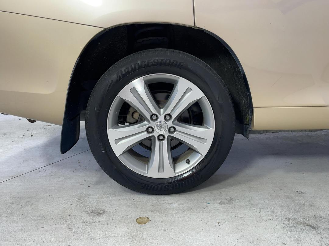 Photo '12' of Toyota Highlander