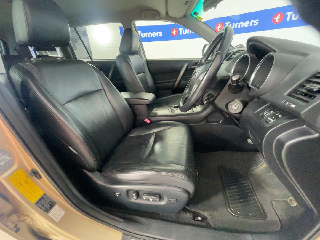 Photo '16' of Toyota Highlander