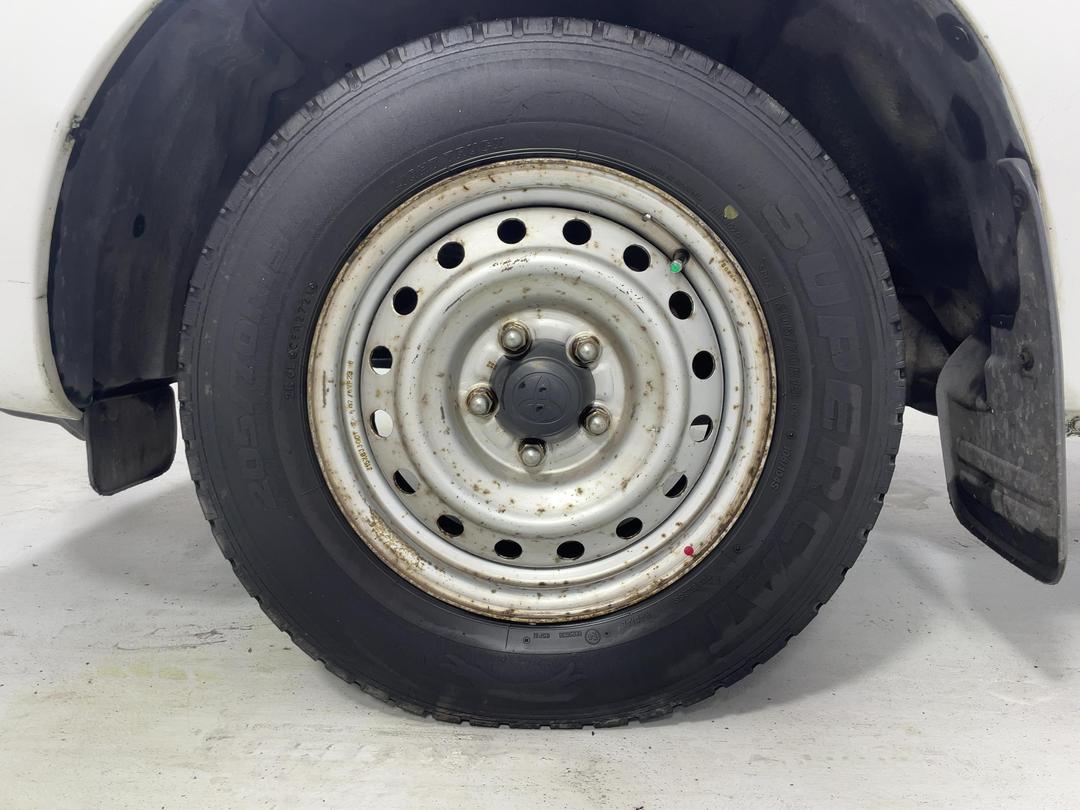 Photo '10' of Toyota Hilux