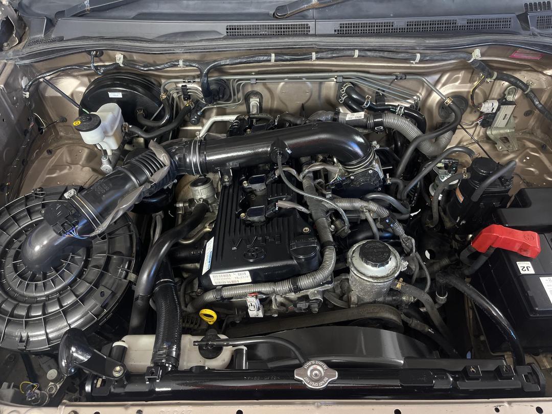 Photo '13' of Toyota Hilux