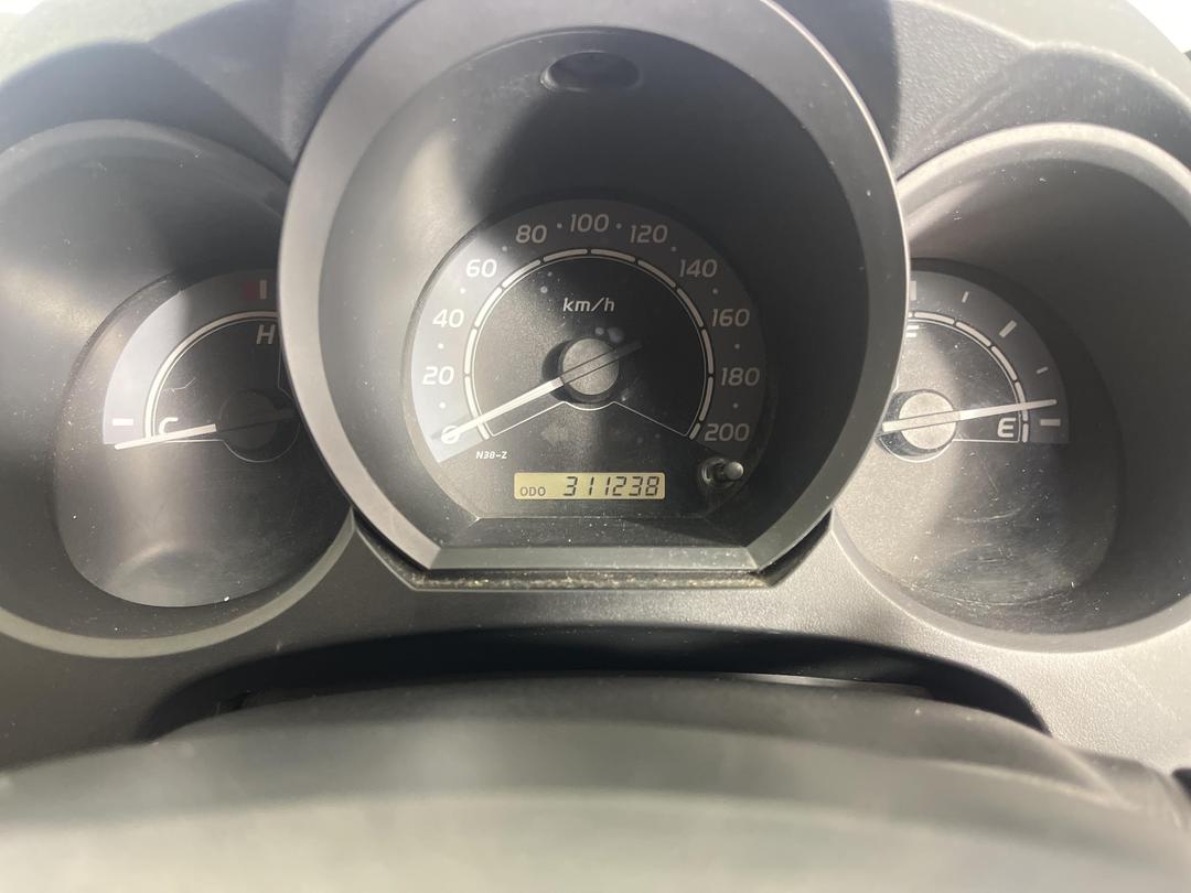 Photo '21' of Toyota Hilux