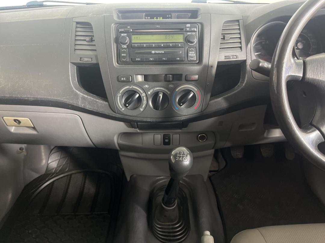 Photo '18' of Toyota Hilux