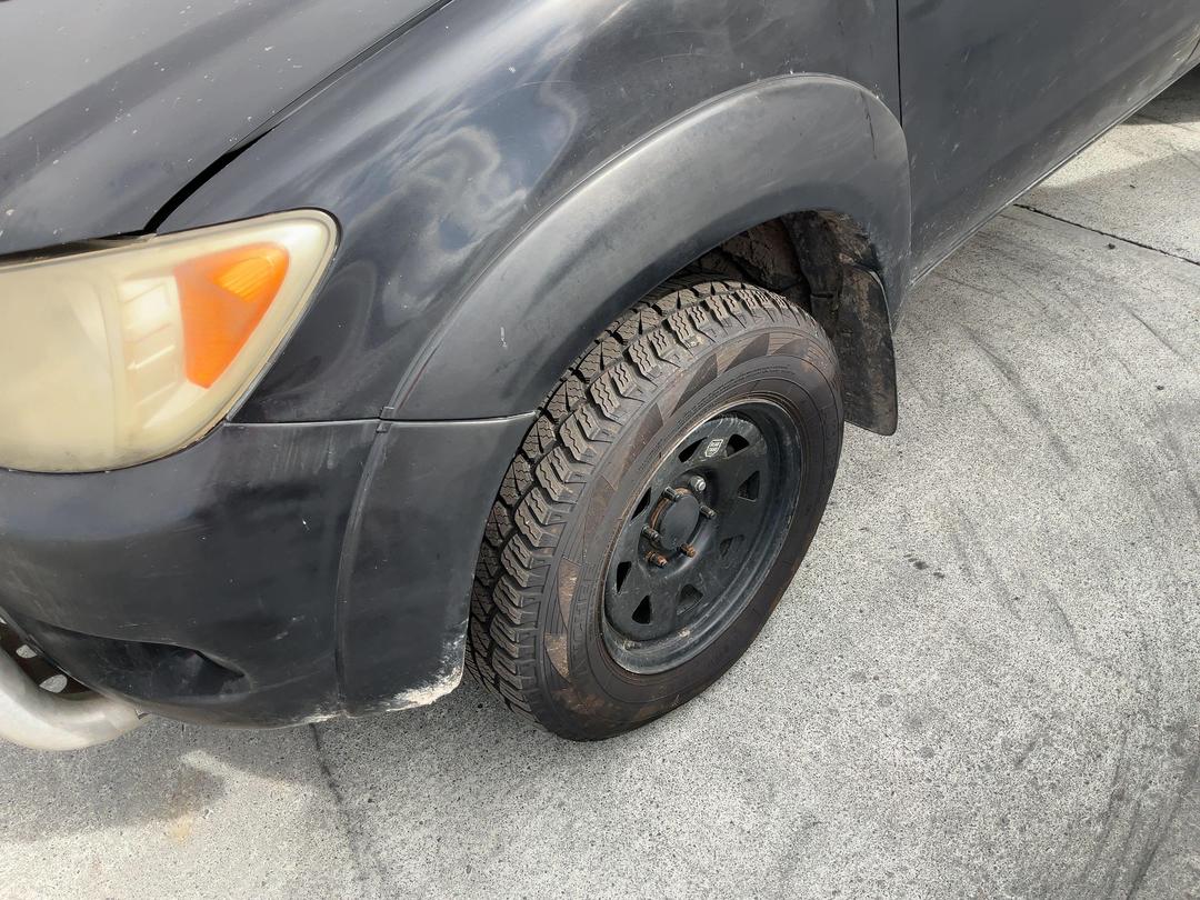 Photo '6' of Toyota Hilux TD SR5 DCU 4A