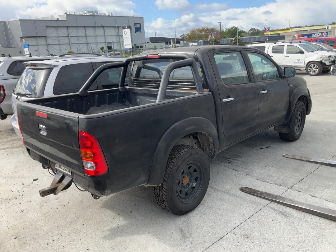 Photo '13' of Toyota Hilux TD SR5 DCU 4A