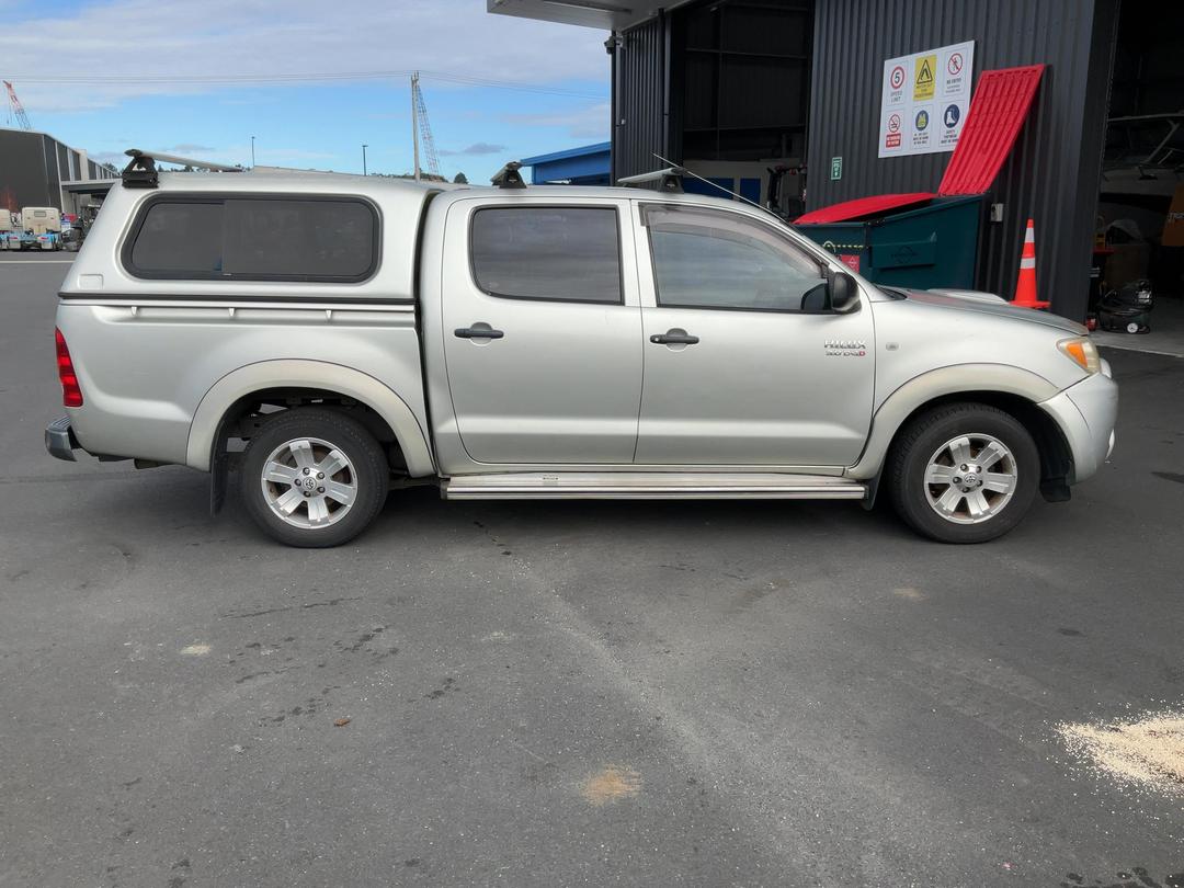 Photo '8' of Toyota Hilux TD D/C