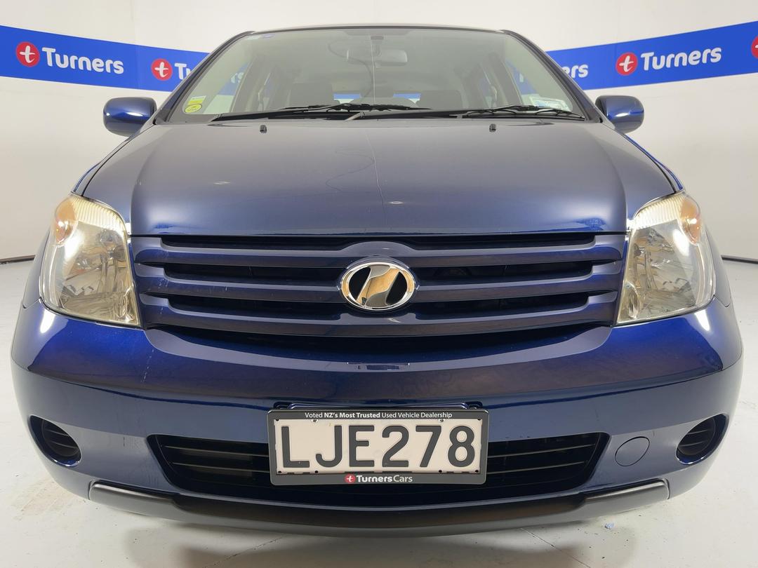 Photo '2' of Toyota IST