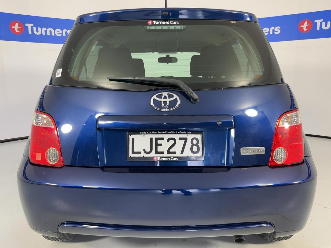 Photo '6' of Toyota IST