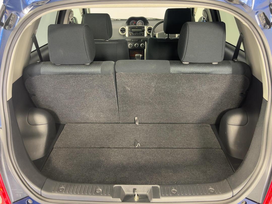 Photo '14' of Toyota IST