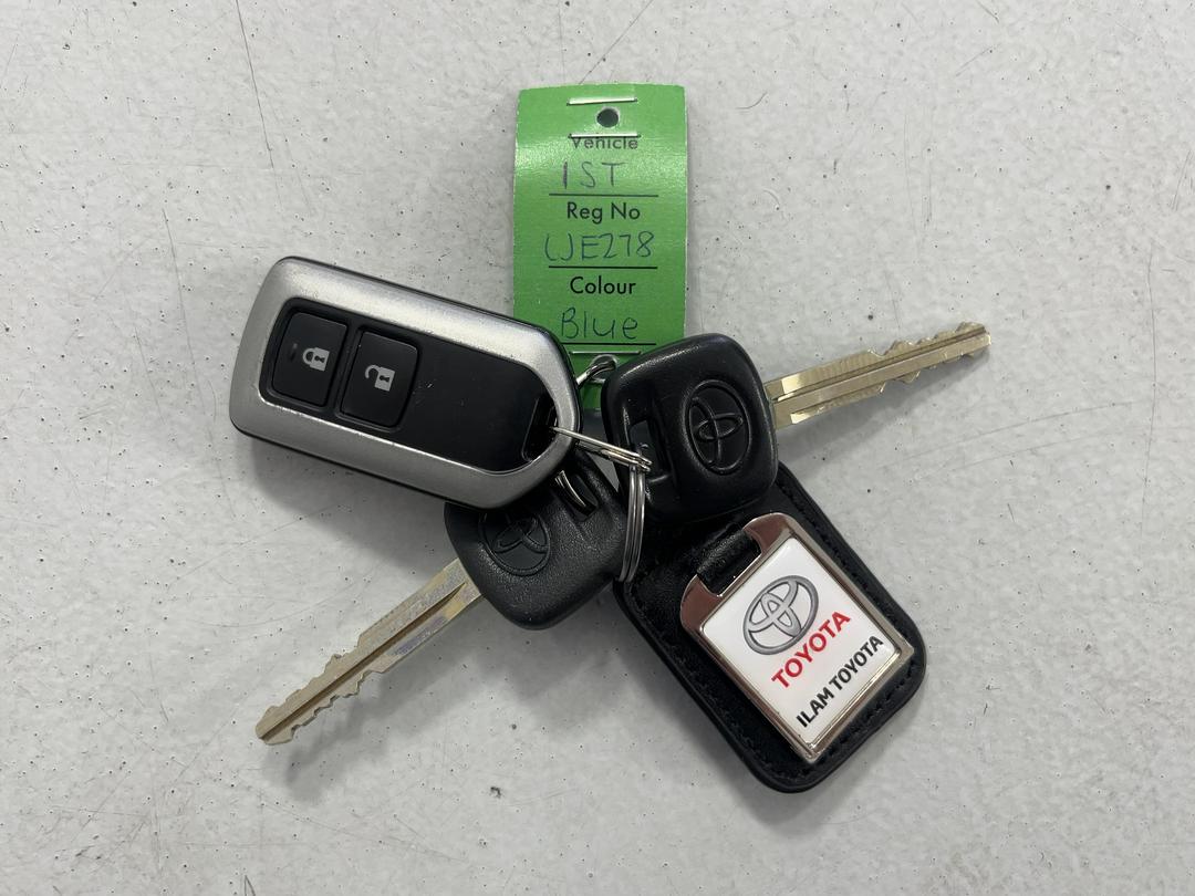 Photo '22' of Toyota IST