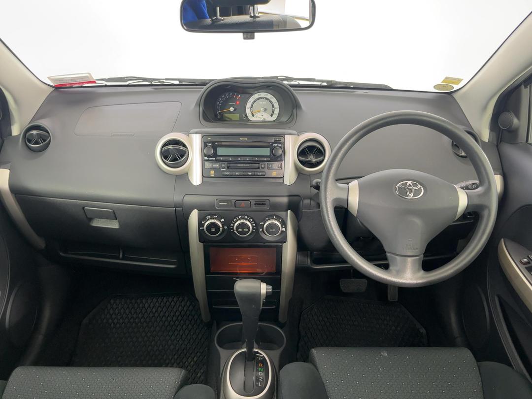 Photo '17' of Toyota IST
