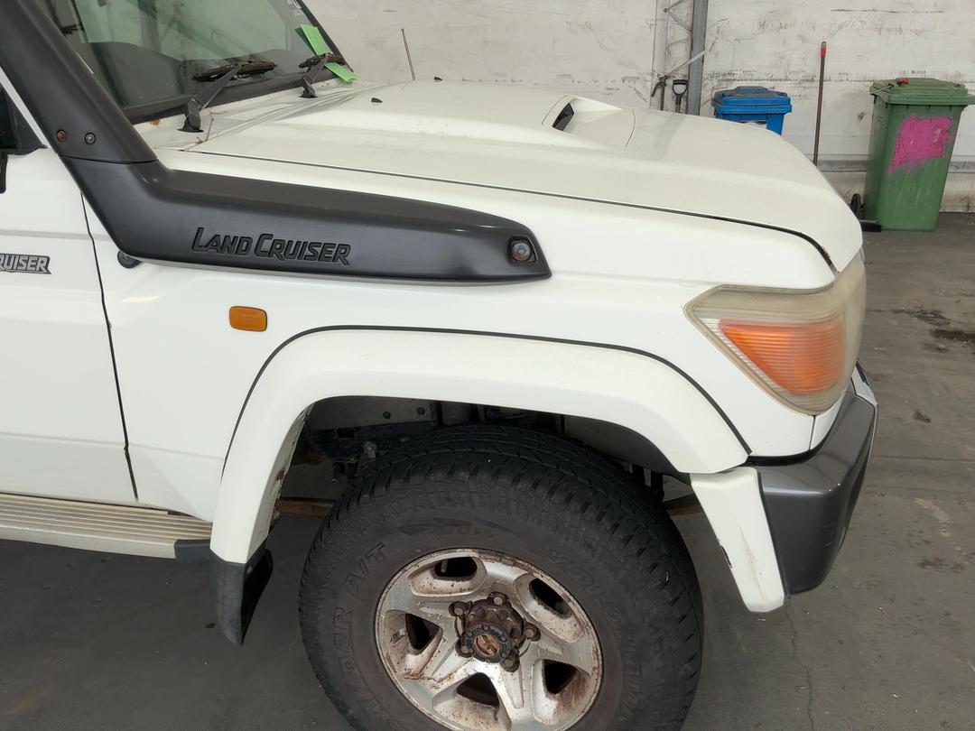 Photo '9' of Toyota Landcruiser TD LX WGN5