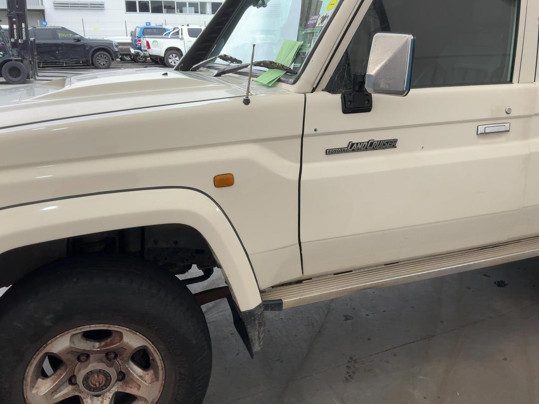 Photo '12' of Toyota Landcruiser TD LX WGN5