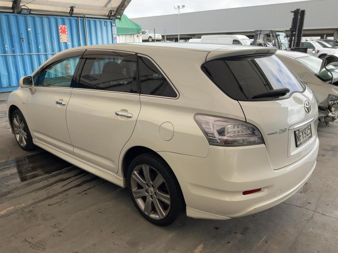 Photo '4' of Toyota Markx ZIO