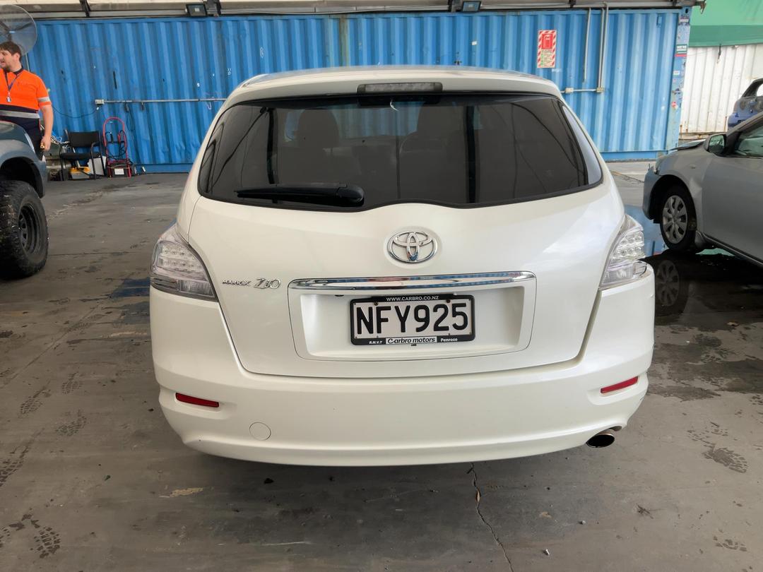 Photo '5' of Toyota Markx ZIO