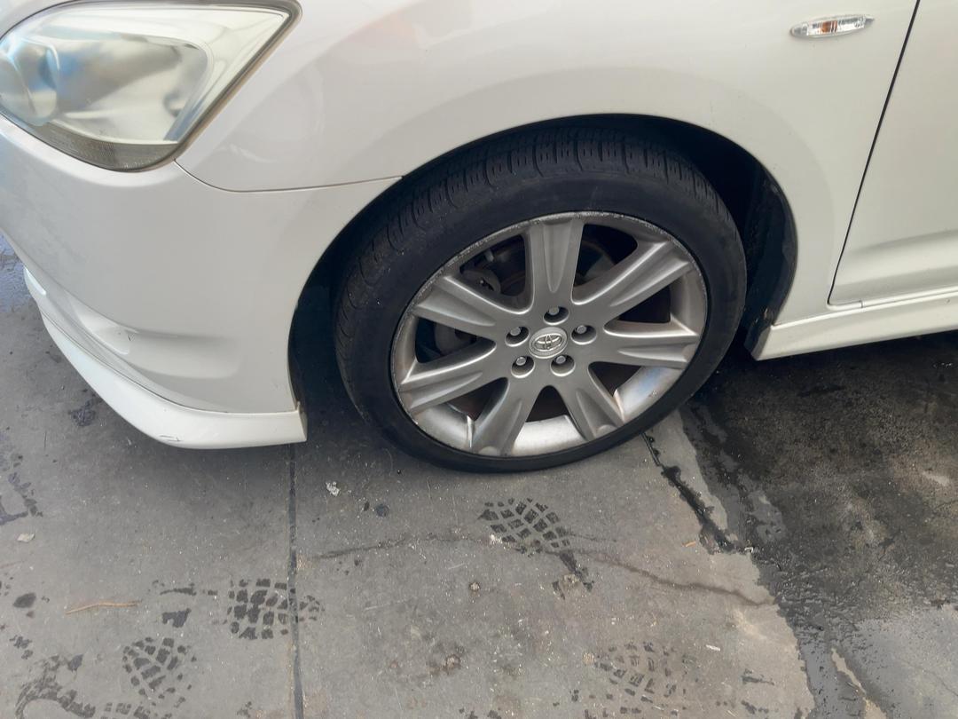 Photo '32' of Toyota Markx ZIO