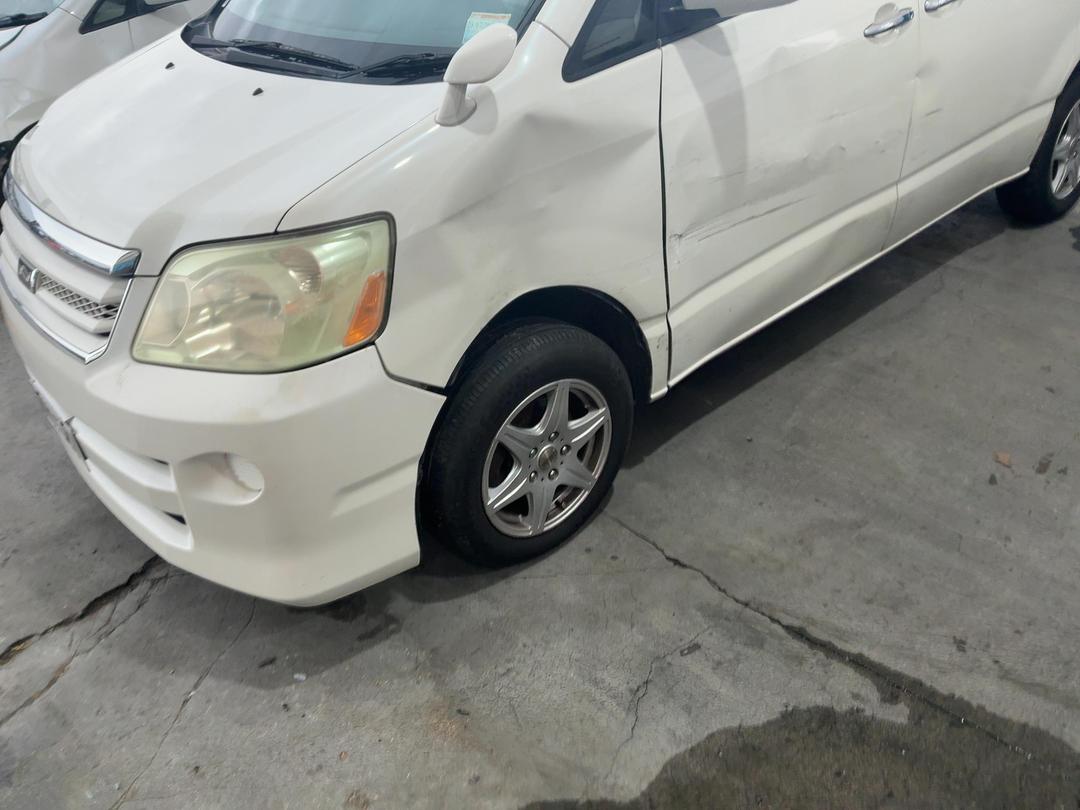 Photo '6' of Toyota Noah