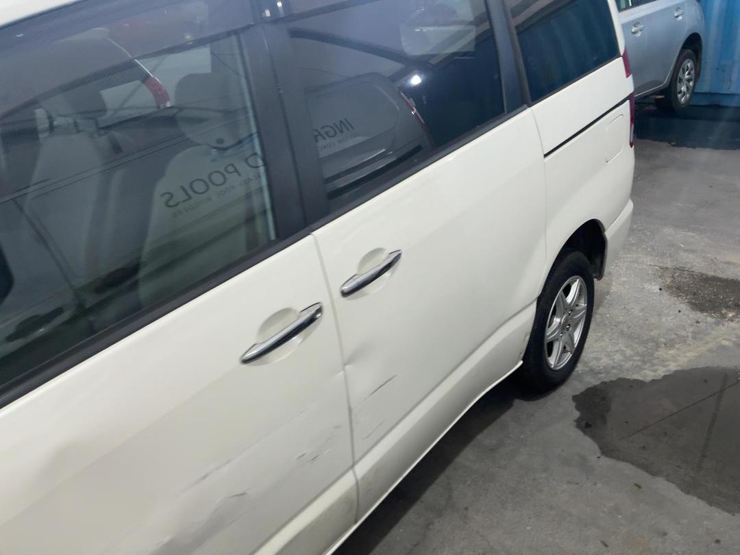 Photo '8' of Toyota Noah