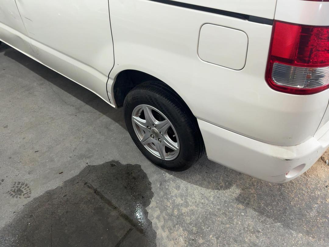 Photo '10' of Toyota Noah