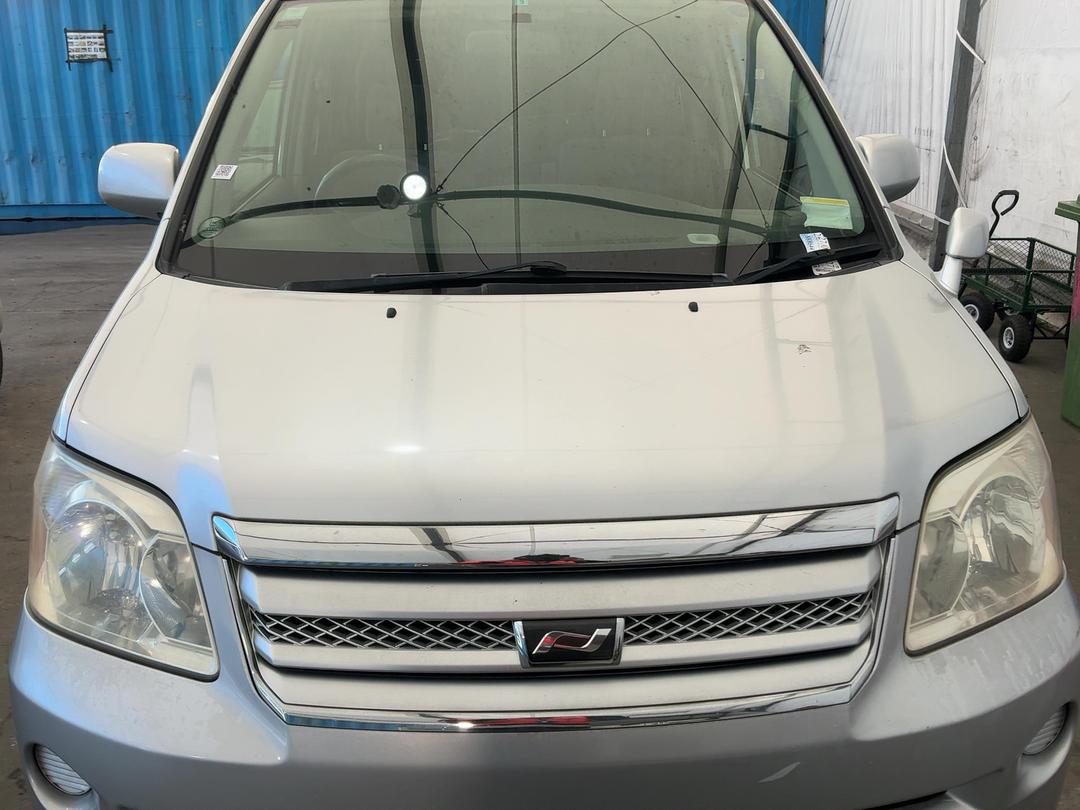 Photo '2' of Toyota Noah Photo '2' of Toyota Noah