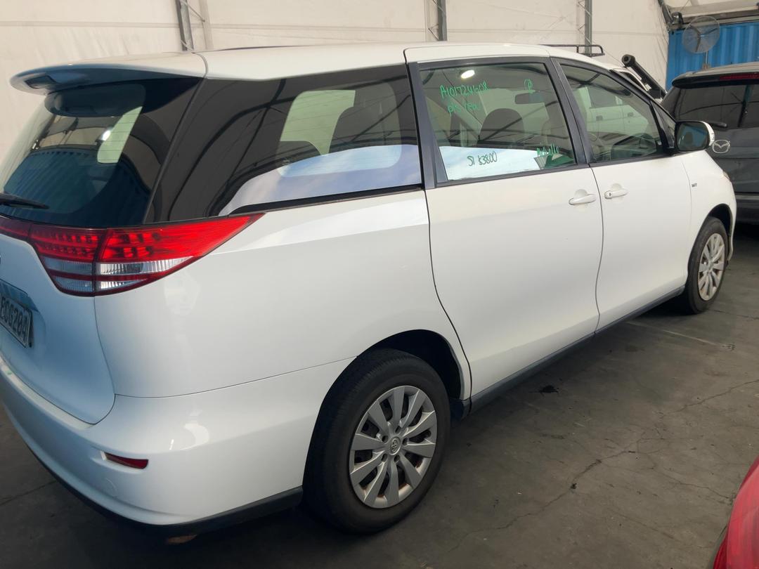 Photo '4' of Toyota Previa