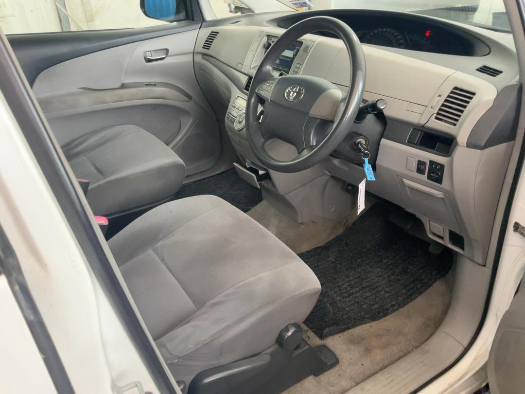 Photo '6' of Toyota Previa