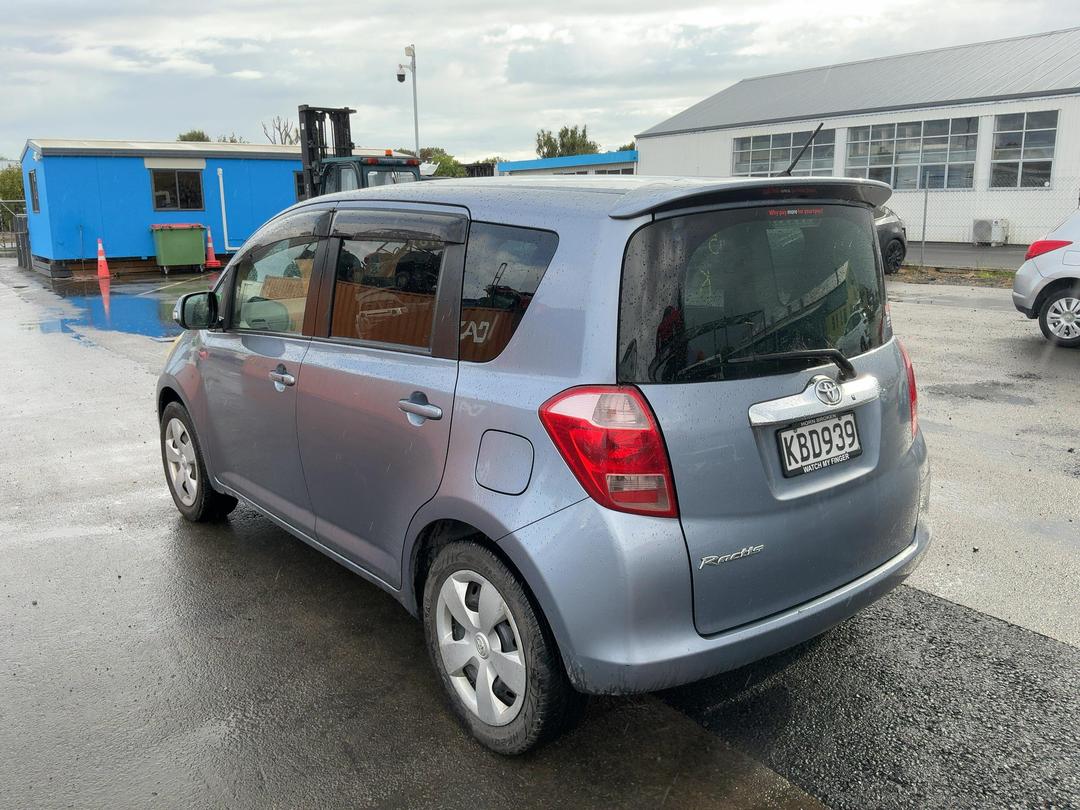 Photo '4' of Toyota Ractis