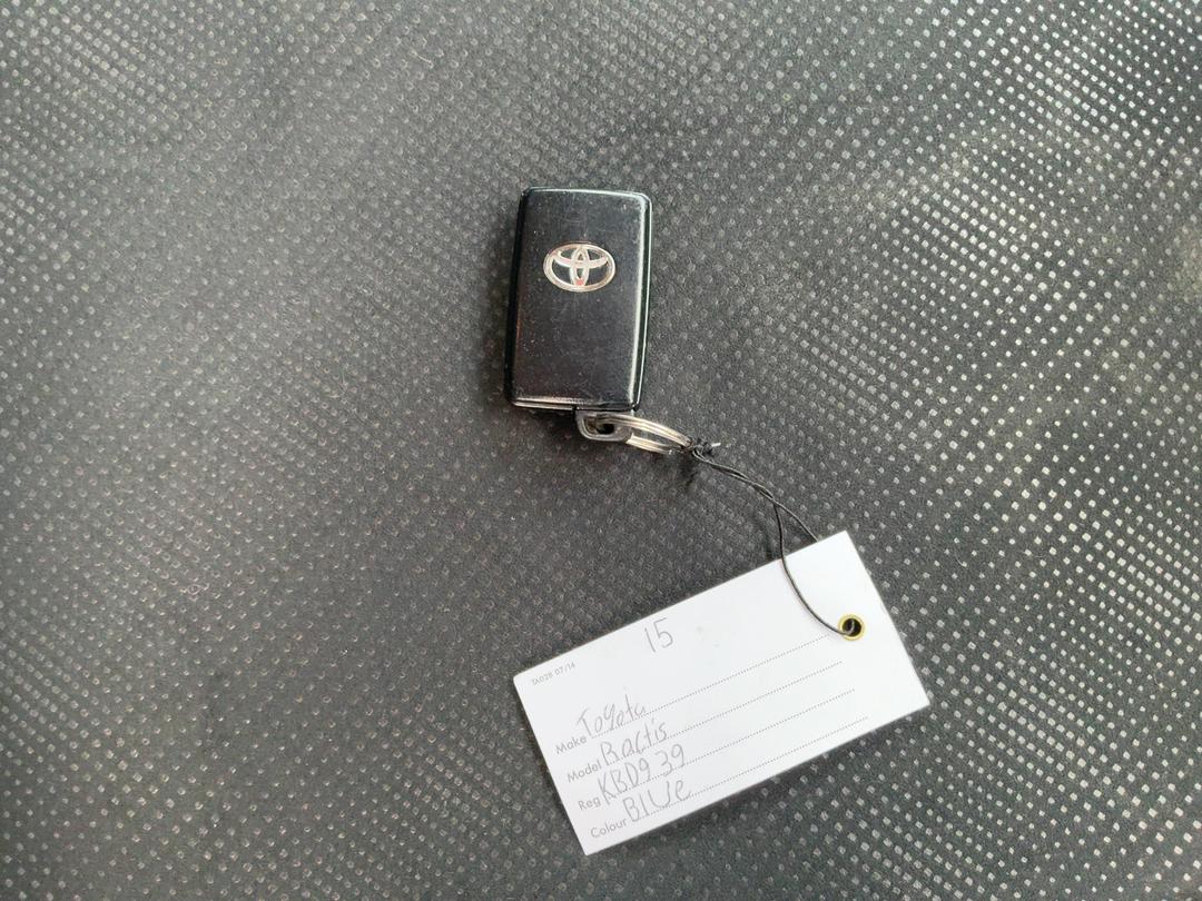 Photo '11' of Toyota Ractis