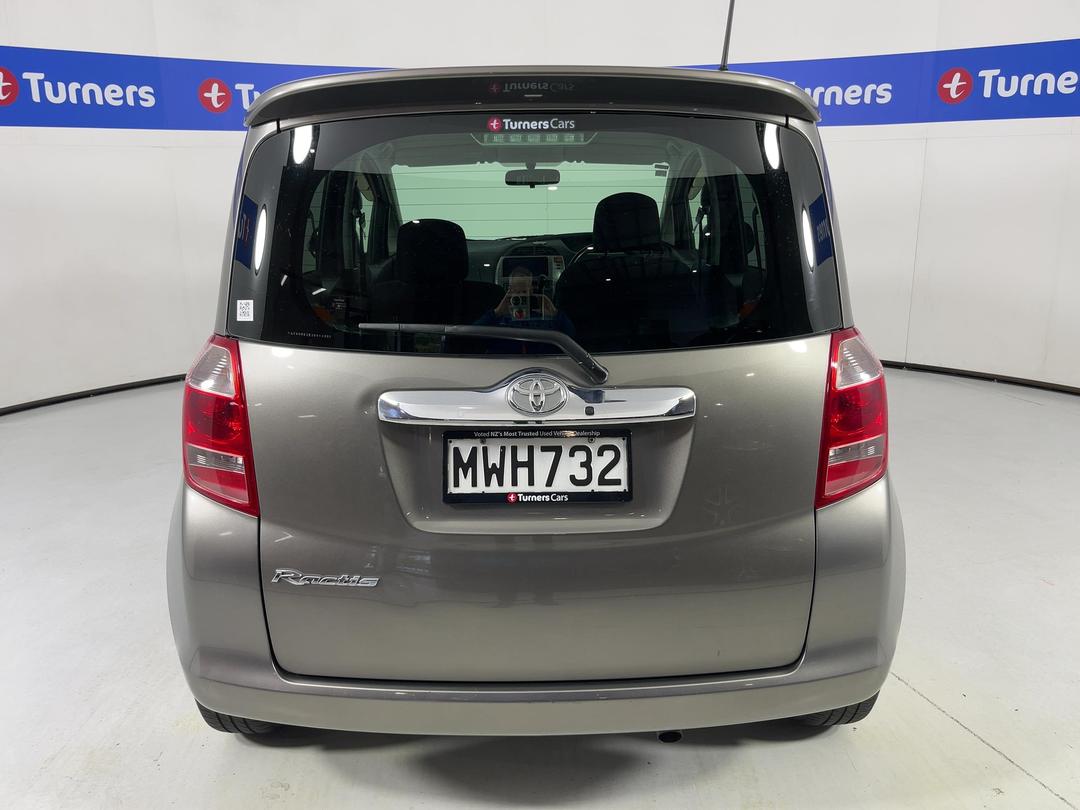 Photo '6' of Toyota Ractis