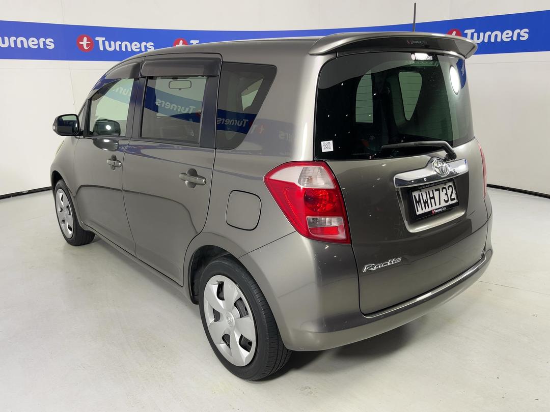 Photo '5' of Toyota Ractis