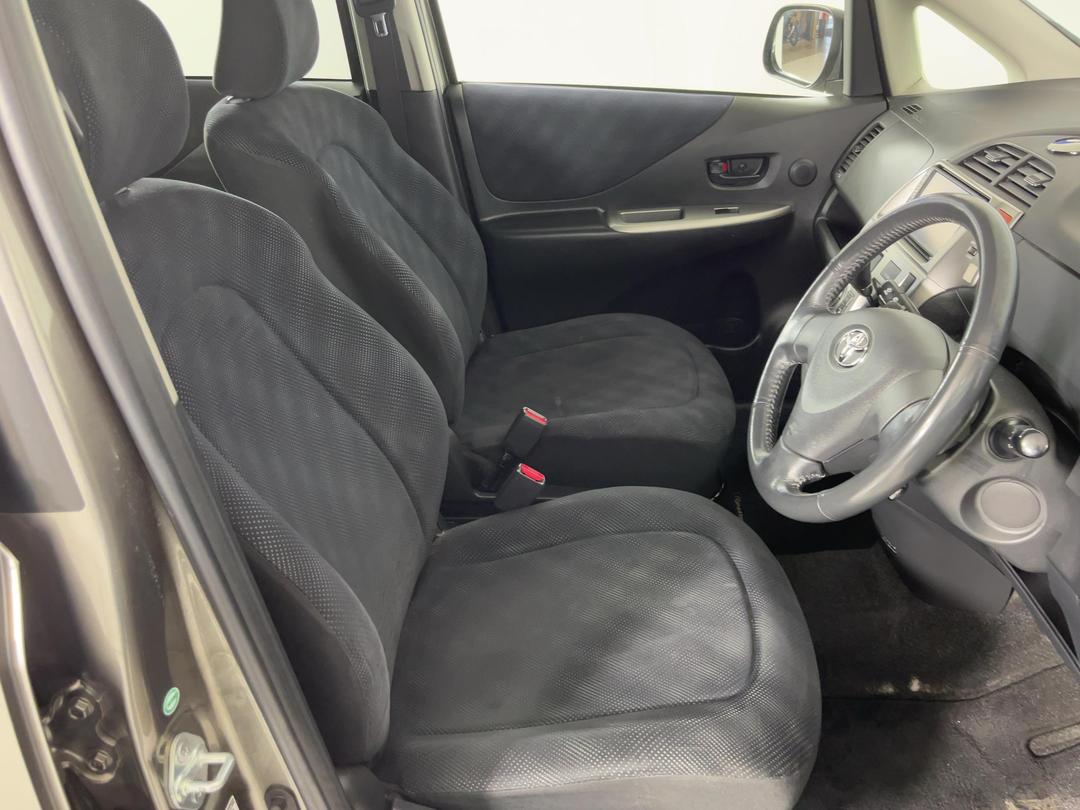 Photo '16' of Toyota Ractis