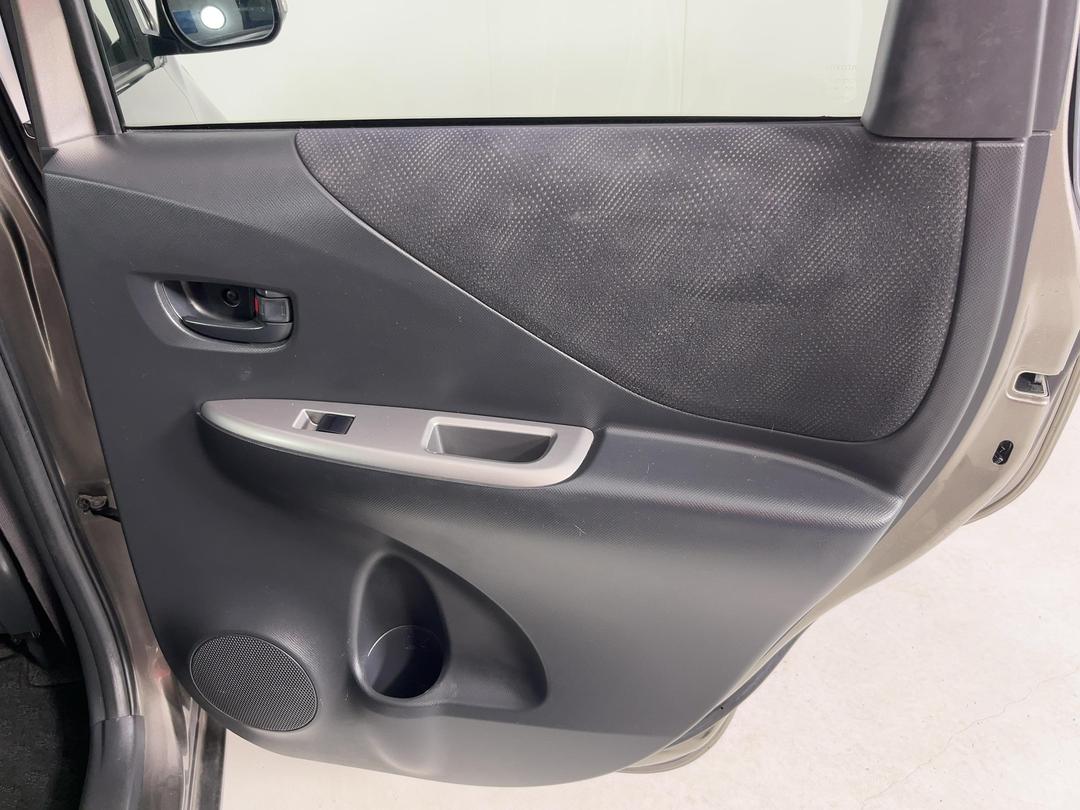 Photo '19' of Toyota Ractis