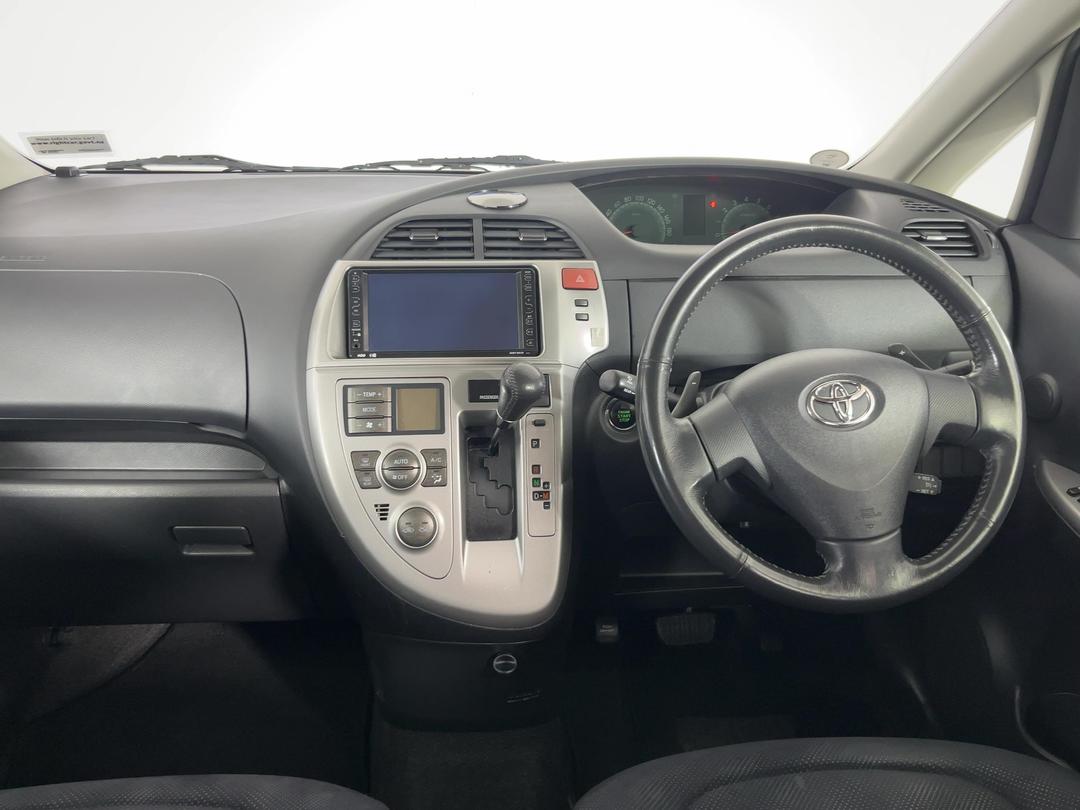 Photo '17' of Toyota Ractis