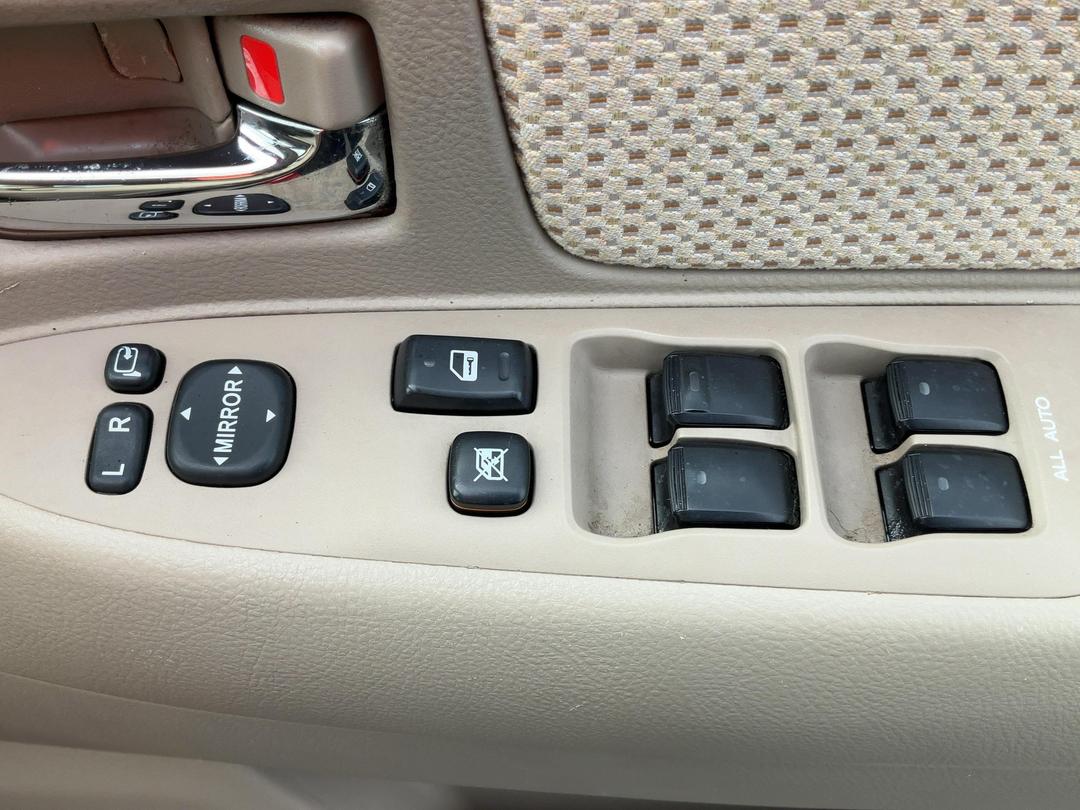 Photo '25' of Toyota Raum