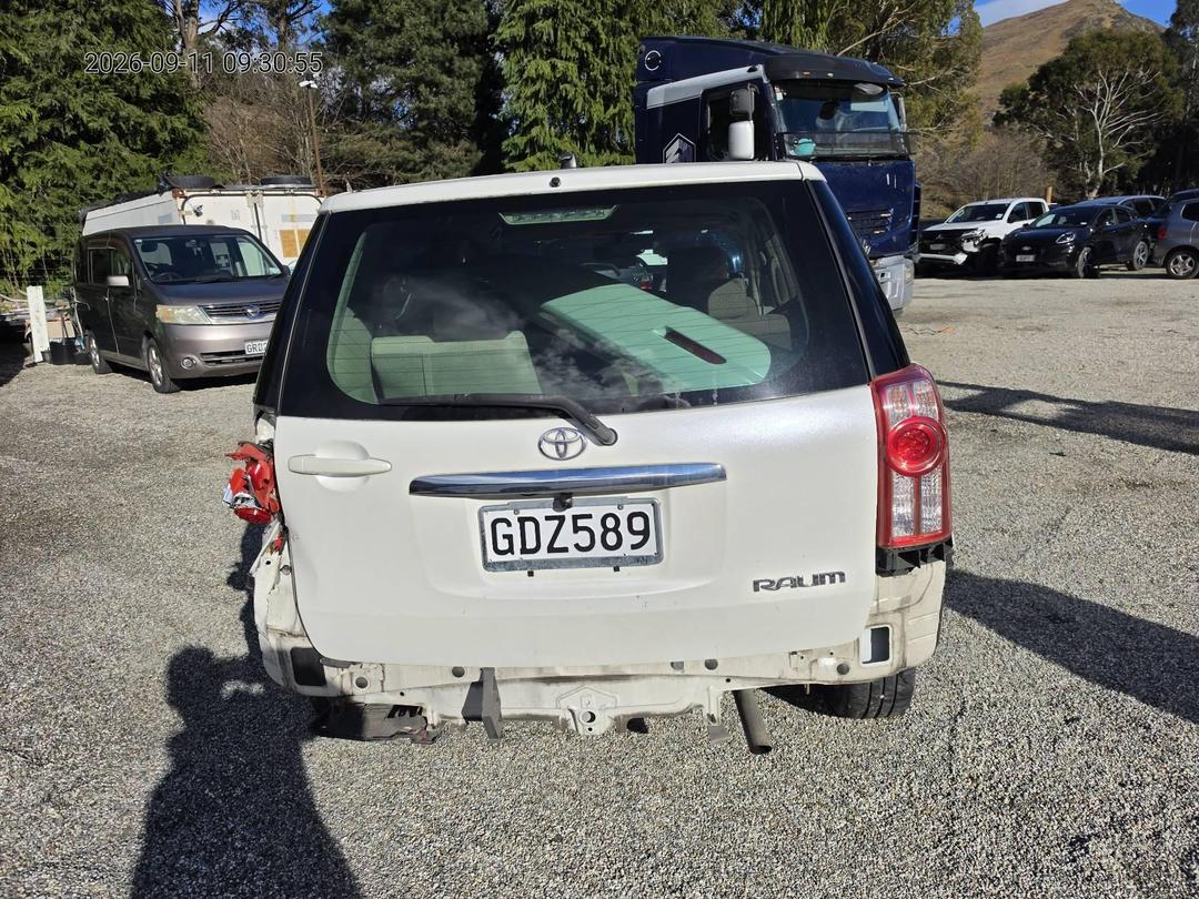Photo '6' of Toyota Raum Photo '6' of Toyota Raum