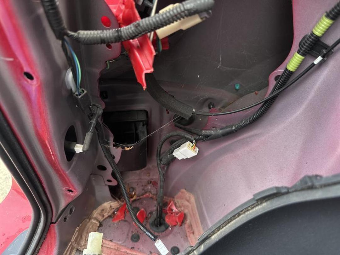 Photo '4' of Toyota Rav4