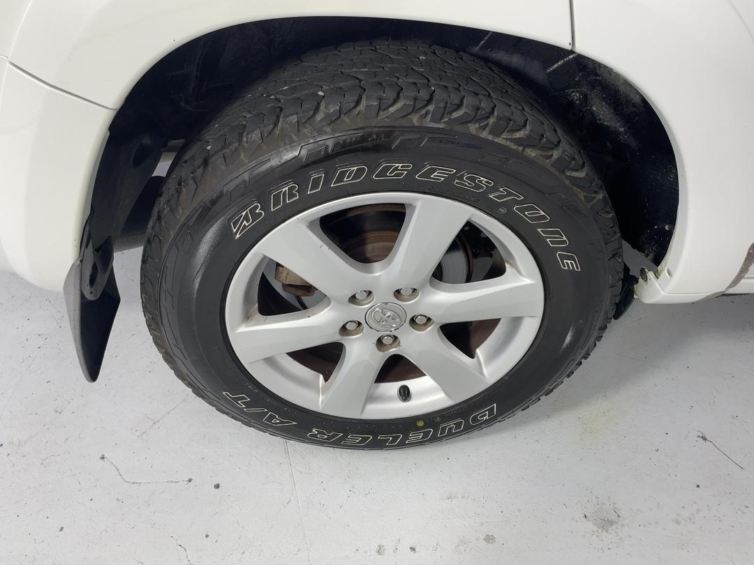 Photo '12' of Toyota Rav4