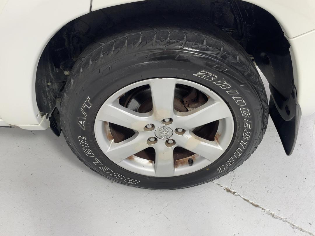Photo '11' of Toyota Rav4