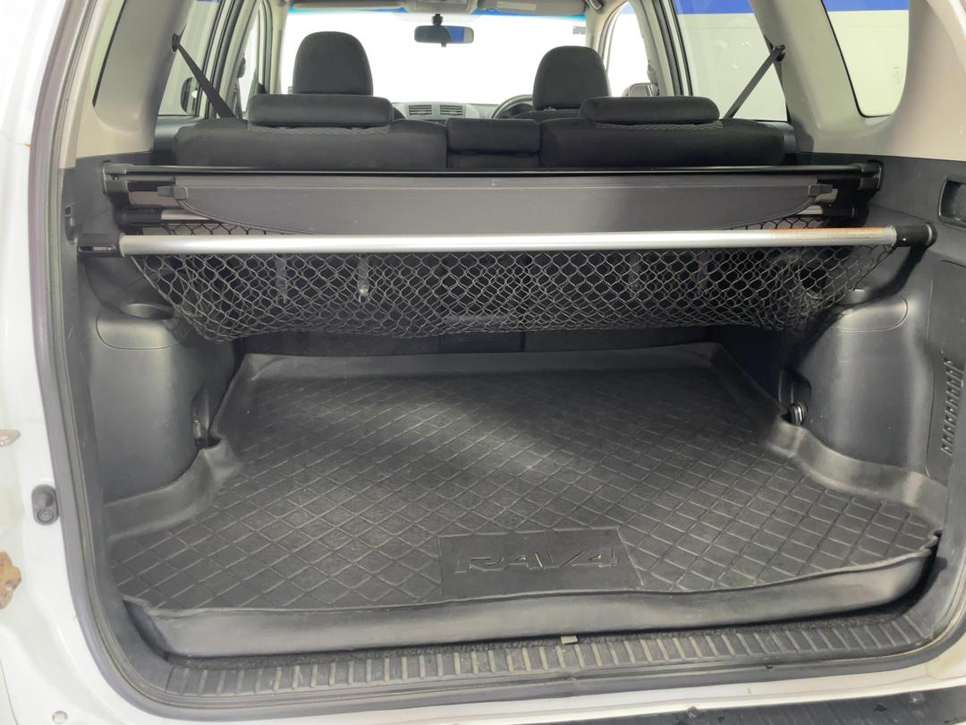 Photo '14' of Toyota Rav4