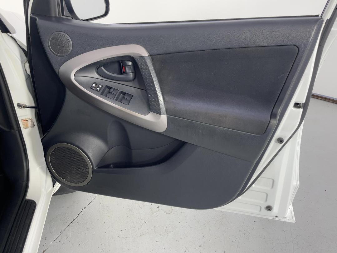 Photo '15' of Toyota Rav4