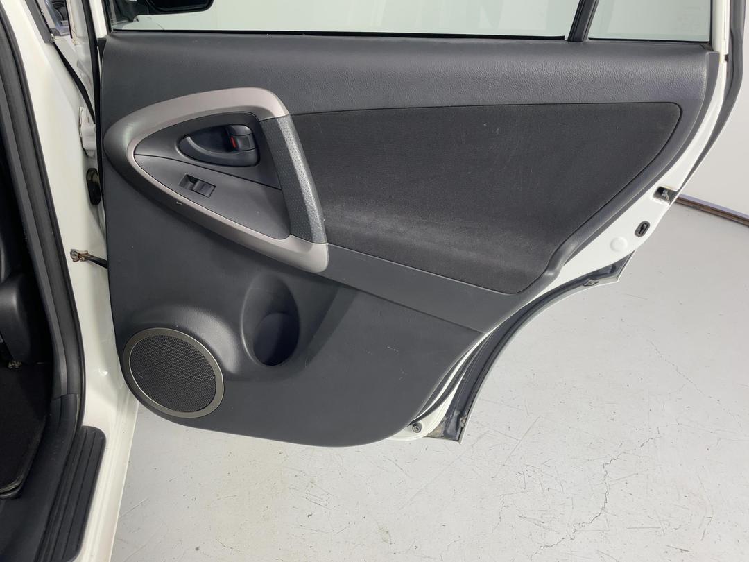 Photo '19' of Toyota Rav4