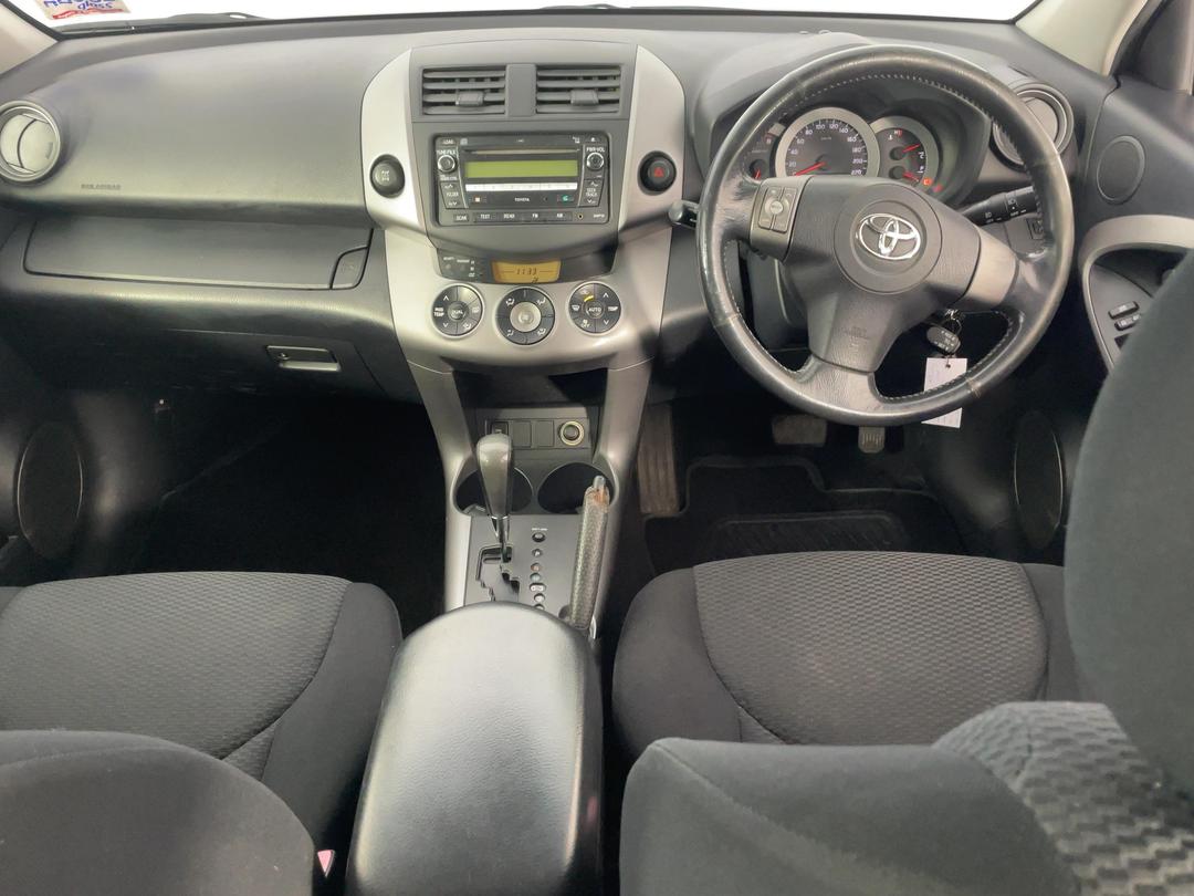 Photo '17' of Toyota Rav4