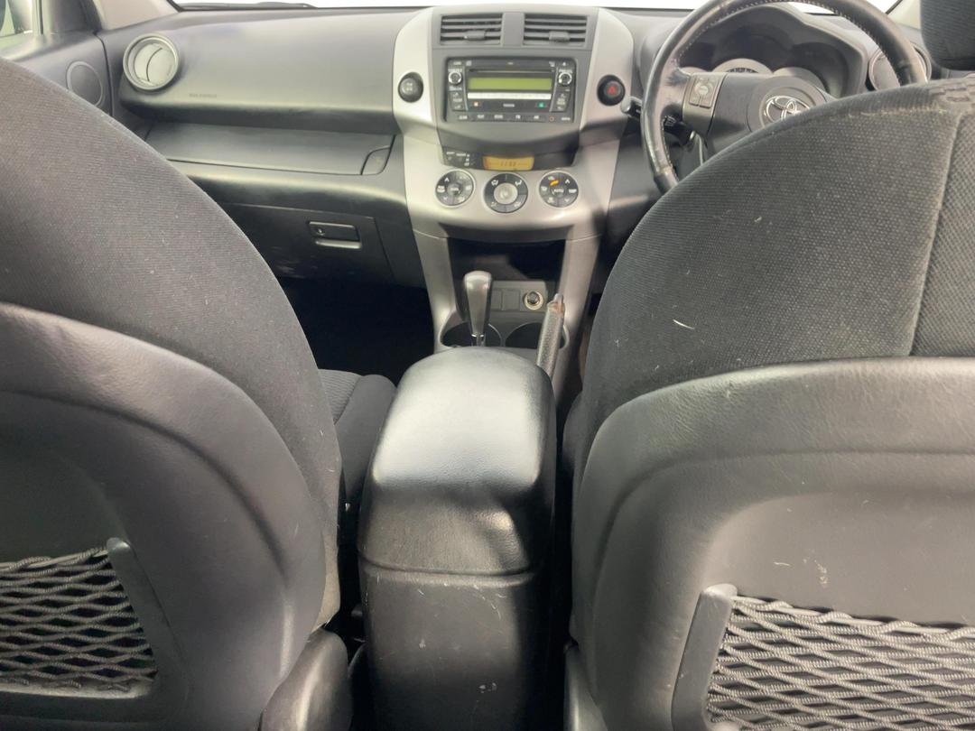 Photo '18' of Toyota Rav4